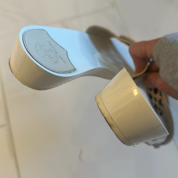 Tory Burch sandals - Picture 3 of 5